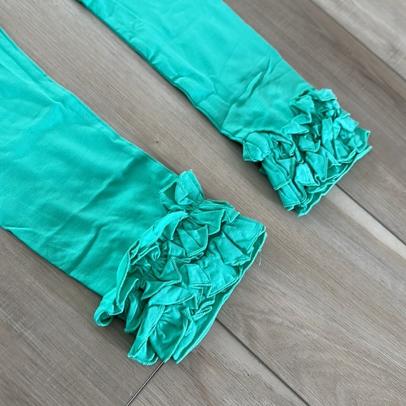 NWOT Adorable Essentials Boutique Girls Size 8 Ruffle Stretch Leggings Green - Picture 2 of 4